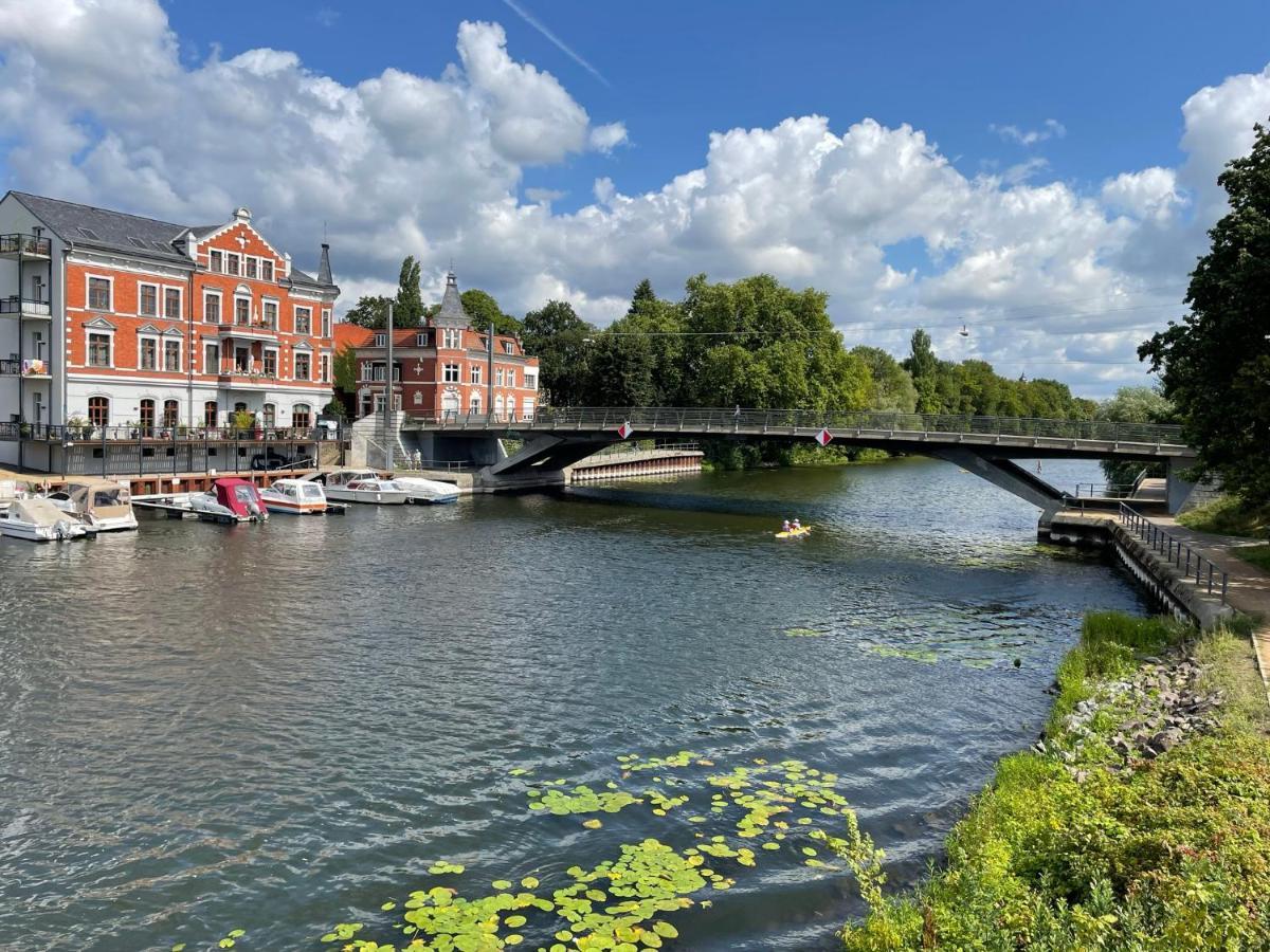 Appartement Wohnen In Loriots Wasserstadt Mit Kamin Und Magentatv à Brandenburg  Extérieur photo